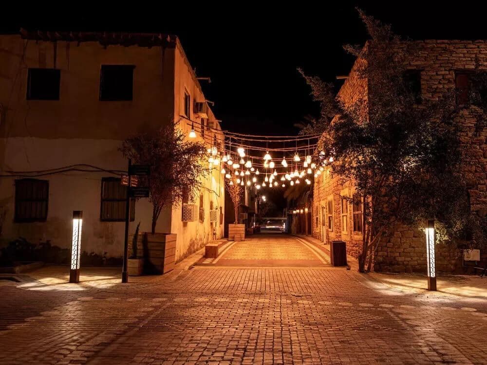 مغامرة العلا  بين عجائب العلا الطبيعية والتاريخية 